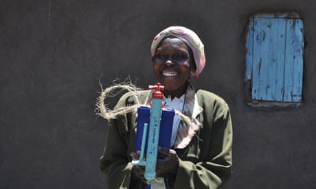 MDG : Lifestraw filter : Mary Nakhumicha in Bungoma East district in Western Province, Kenya