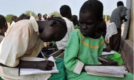 MDG : South Sudan Education : Students in an English class at a government school in Bentiu