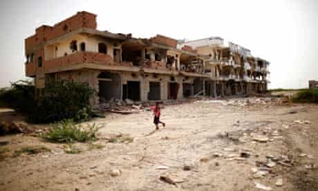 MDG : Yemen : buildings destroyed during fighting between the army and al Qaeda-linked militants 