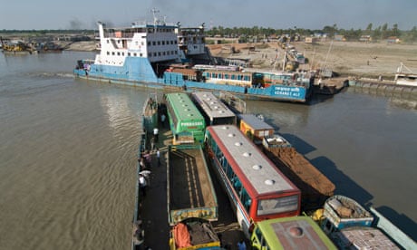 MDG : Bangladesh : Ferry ship on Padma river in Bangladesh