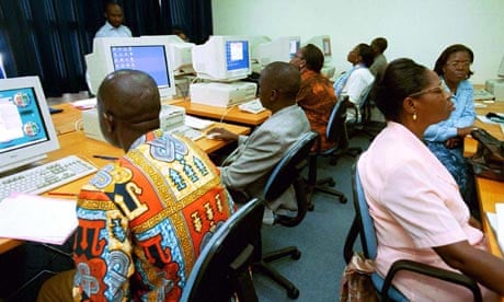 MDG : Open access for development : Computer class in Ivory Coast