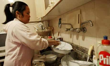 MDG : Domestic workers : A house maid from Philippines in Beirut , Lebanon