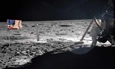 Planet Oz blog : Astronaut Neil A. Armstrong  Apollo XI mission commander walking on the moon
