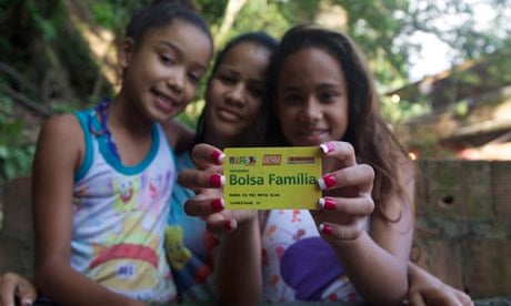 MDG : Brazil Bolsa familia : Maria da Paz, centre, and two of her daughters