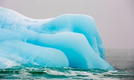 Extreme weather in 2013 : An iceberg from a glacier in northern Svalbard