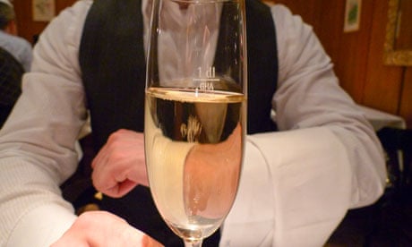 Leo's blog about lobby group and lobbists : Waiter holding glass of champagne
