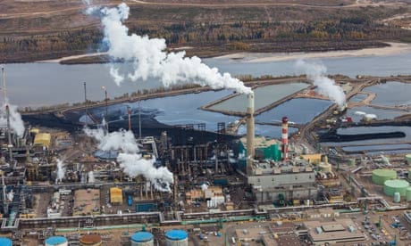 Oil sands or tar sands or, more technically, bituminous sands, refinery, Alberta province of Canada 