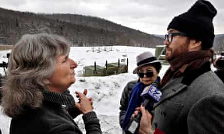 Anti-fracking activist Vera Scroggins, Sean Lennon, Yoko Ono in Pennsyvalnia