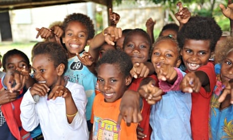 mdg : Tanna children showing a stained fingernail as proof of yaws treatment