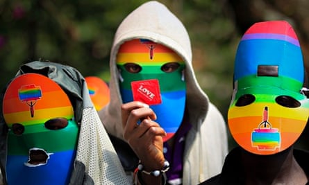 MDG : Masked Kenyan supporters of the LGBT community protest in Nairobi