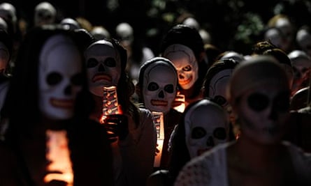 MDG : More than 100 sex workers wear skeleton masks during a procession in Mexico City