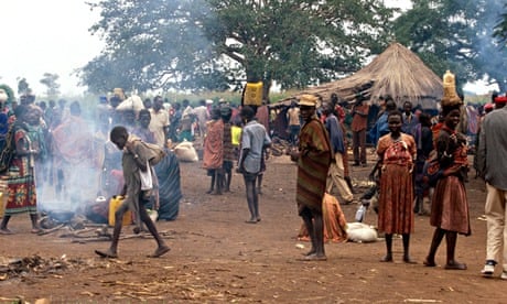 MDG : Karamojong villagers in Karamoja, Uganda.