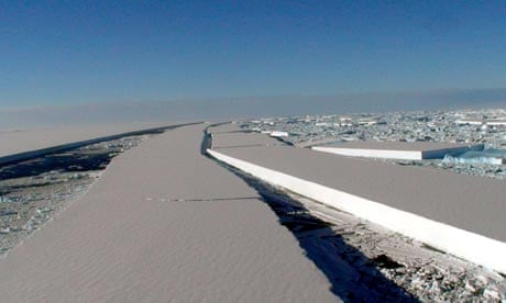 Wilkins ice shelf breaks apart in Antarctic