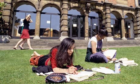 https://i.guim.co.uk/img/static/sys-images/Environment/Pix/pictures/2013/1/20/1358704087220/Students-study-in-the-sun-008.jpg?w=620&q=55&auto=format&usm=12&fit=max&s=23ac48de12a8c9e5d992a4f1e52b1155
