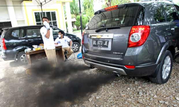 Pollution in Indonesia : exhaust car emissions inspection in Banda Aceh