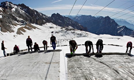 Geoengineering to  combat climate change : covering Zugspitze glaciers, Germany