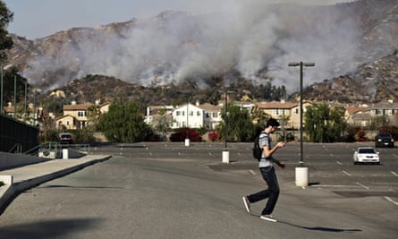 Fire in California Threatens Residential Neighborhood Near Glendora