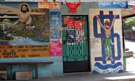 MDG : Mural painting in Nueva Trinidad, a small village in the hills of Chalatenango, El Salvador
