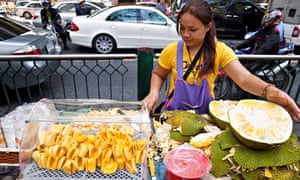 Jackfruit se vende cocinero en la calle Bangkok, Tailandia.