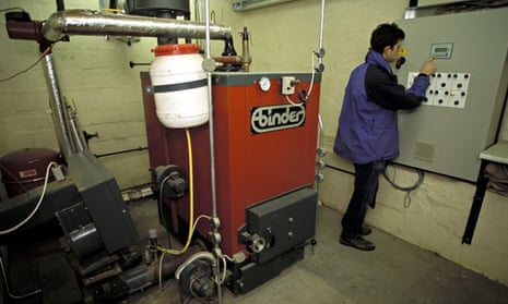 Biomass boiler : Woodchip boiler enough to heat six semi detached houses