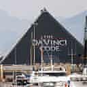 Da Vinci Code: publicity pyramid, Cannes 2006