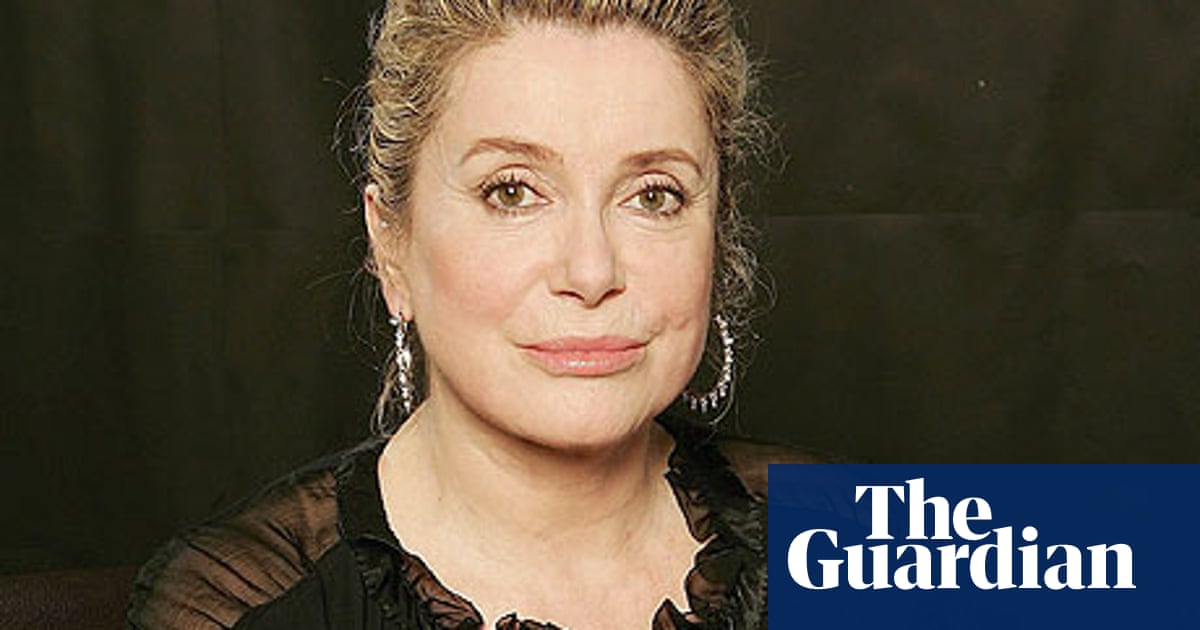 Belle Deneuve Catherine Deneuve The Guardian Images Of Catherine Denueve Hairstyles 2022