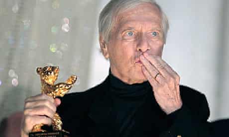 Maurice Jarre with his lifetime achievement award at the 2009 Berlin film festival