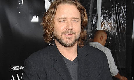 Russell Crowe at an industry screening for American Gangster in Hollywood