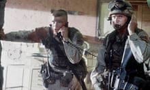 Josh Hartnett and Gregory Sporleder in Black Hawk Down