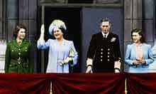 King's Speech: BRITISH ROYAL FAMILY ON THE BALCONY OF BUCKINGHAM PALACE -   CIRCA 1945