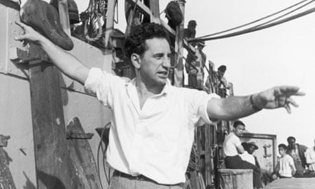 https://i.guim.co.uk/img/static/sys-images/Film/Pix/pictures/2011/5/11/1305114208981/Elia-Kazan---Martin-Scors-007.jpg?crop=none&dpr=1&s=none&width=465