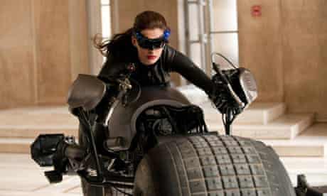 Anne Hathaway as Selina Kyle/Catwoman in The Dark Knight Rises.
