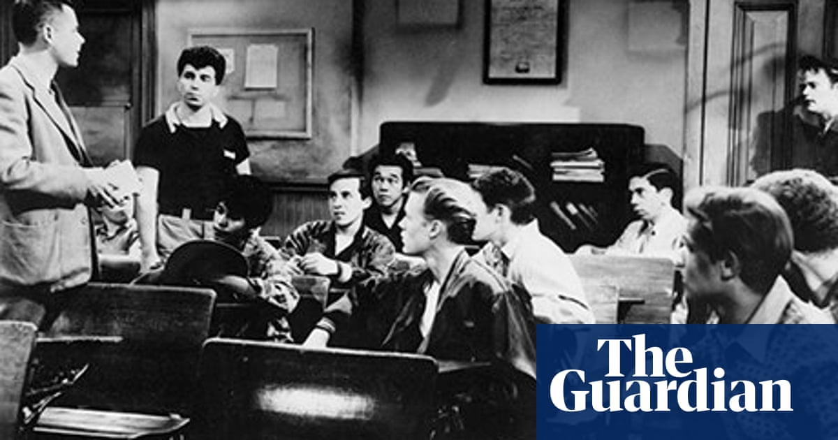 Outfit Sommetrend Logo Shirts Dani S Style