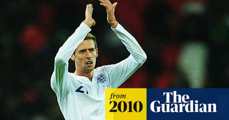 Peter Crouch Says Fabio Capello Sees Him As England S Last Resort Football The Guardian