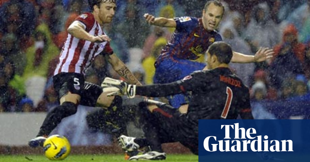 Athletic Bilbao Make A Splash To Peg Back Barcelona In Thriller La Liga The Guardian