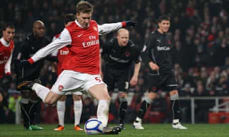 Arsenal-Nicklas-Bendtner-Leyton-Orient- FA-Cup