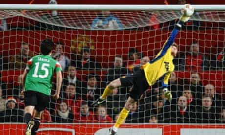 David de Gea pulls off a save for Manchester United against Athletic Bilbao