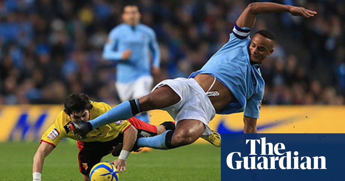 onsdag Tilsyneladende børn FA has made dealing with dangerous lunges harder for refs to tackle | Laws  of football | The Guardian