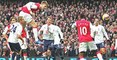 https://i.guim.co.uk/img/static/sys-images/Football/Pix/pictures/2007/12/22/bendtner-goal1.jpg?crop=none&dpr=1&s=none&width=465