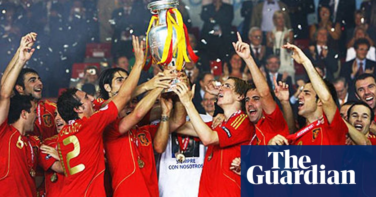 The Question Why Has 4 4 2 Been Superseded By 4 2 3 1 Soccer The Guardian The Question Why Has 4 4 2 Been Superseded By 4 2 3 1 Soccer The Guardian