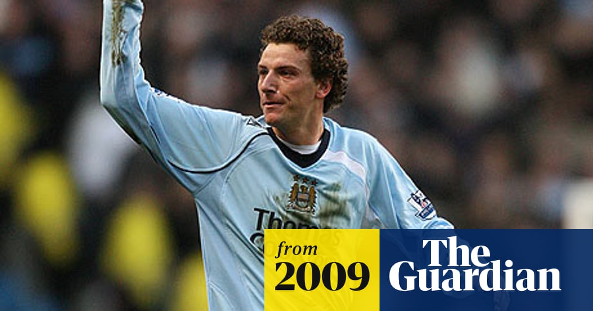 Elano Completes Move To Galatasaray From Manchester City Transfer Window The Guardian