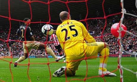 Darren Bent scores for Sunderland - via a balloon deflection 