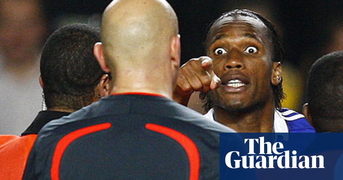 Chelsea S Fury At Referee Ends Their European Challenge On Sickening Note Champions League 08 09 The Guardian Chelsea S Fury At Referee Ends Their European Challenge On Sickening Note Champions League 08 09 The Guardian
