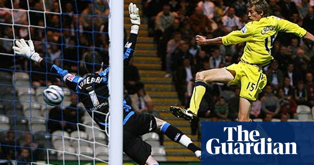 Peter Crouch S Hat Trick Leads Tottenham Along Easy Street Carling Cup The Guardian