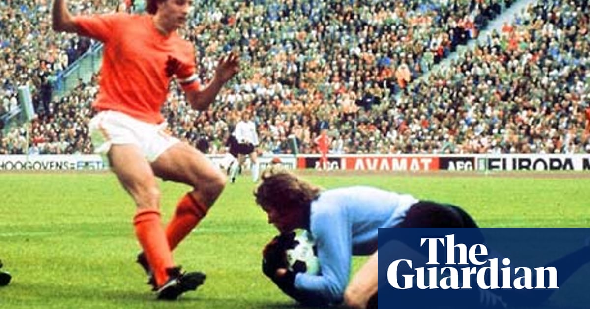 Your Greatest Football Xi Keepers Paul Wilson Football The