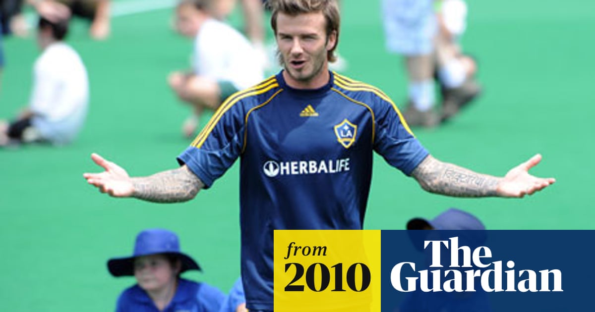 David Moyes Offers David Beckham Short Term Loan Chance At Everton Football The Guardian