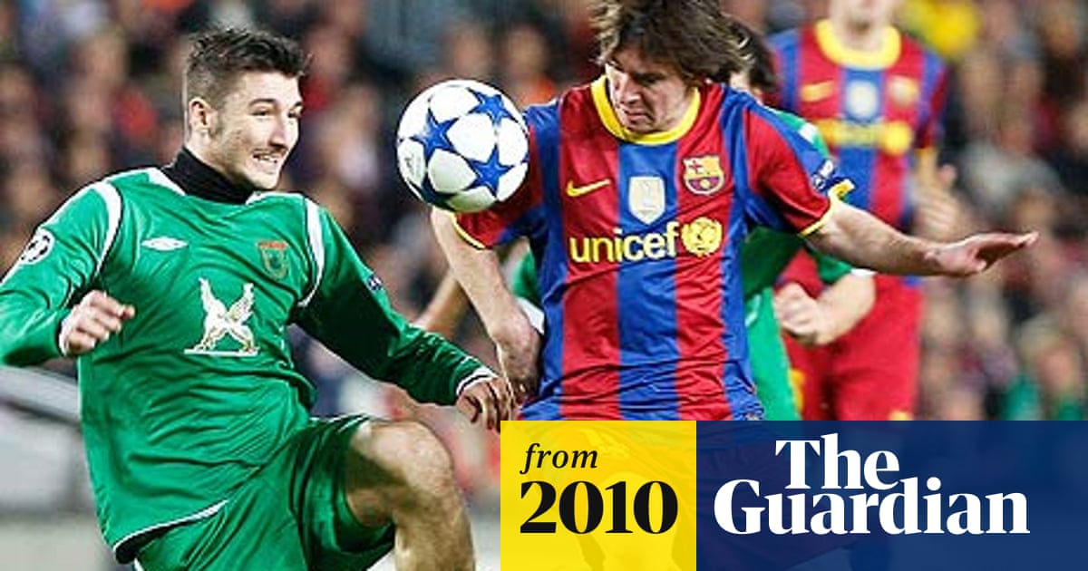Barcelona Agree 150m Shirt Sponsor Deal With Qatar Foundation Barcelona The Guardian
