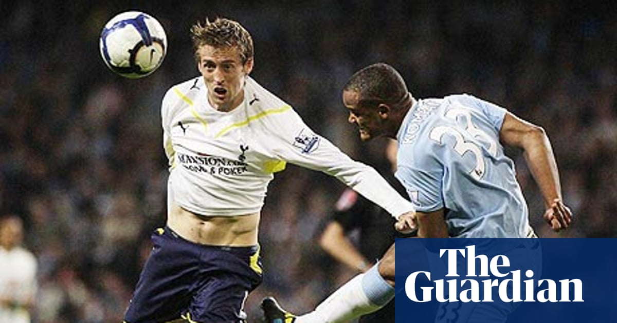 Tottenham Hotspur S Peter Crouch Breaks Manchester City S Hearts Premier League The Guardian