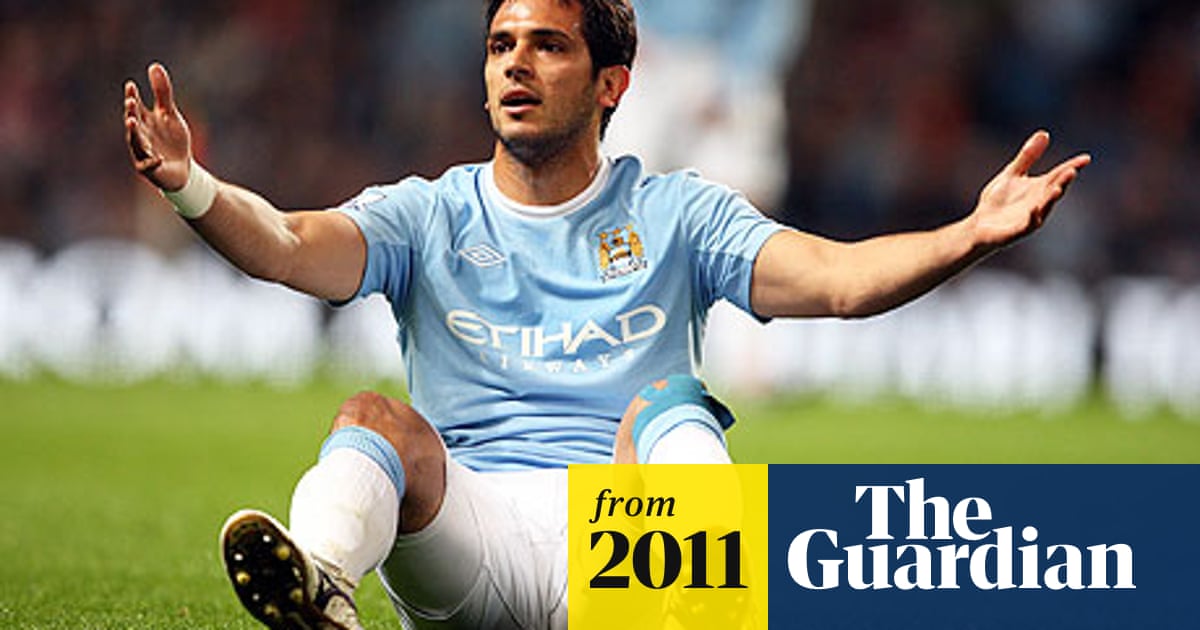 Roque Santa Cruz To Rejoin Blackburn As City Clear Out Continues Football The Guardian