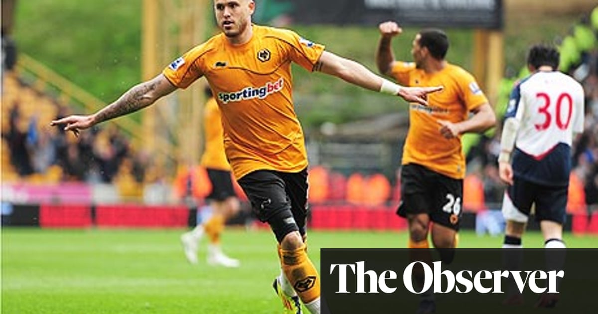 Battling Bolton Wanderers leave Wolverhampton Wanderers on brink